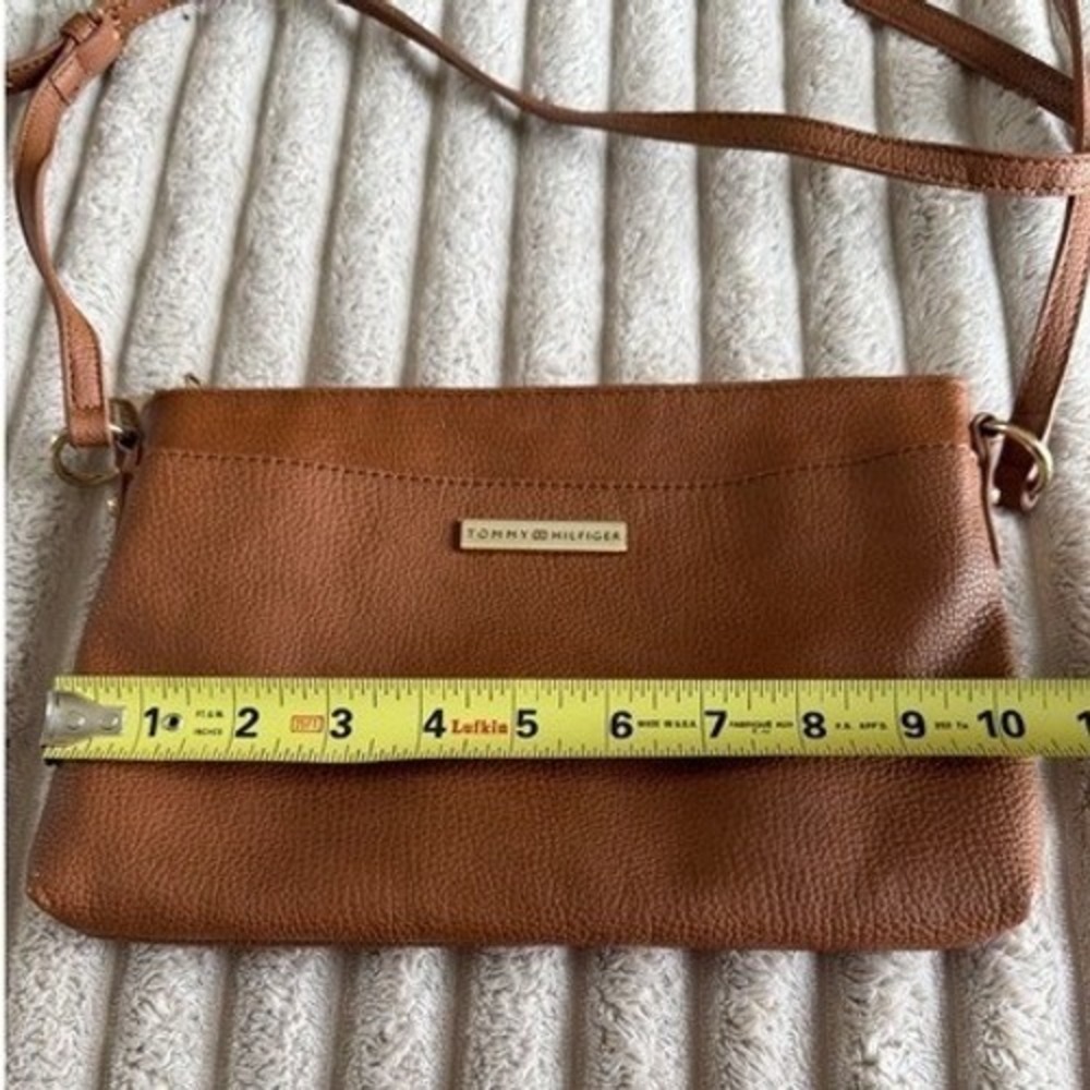 Tommy Hilfiger Tan Pebbled Faux Leather Crossbody Bag Gold Hardware Slim Purse - Picture 7 of 12